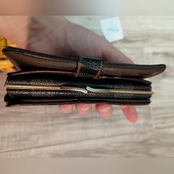 Louis Vuitton Damier Kiss-lock Wallet - Picture 8 of 13